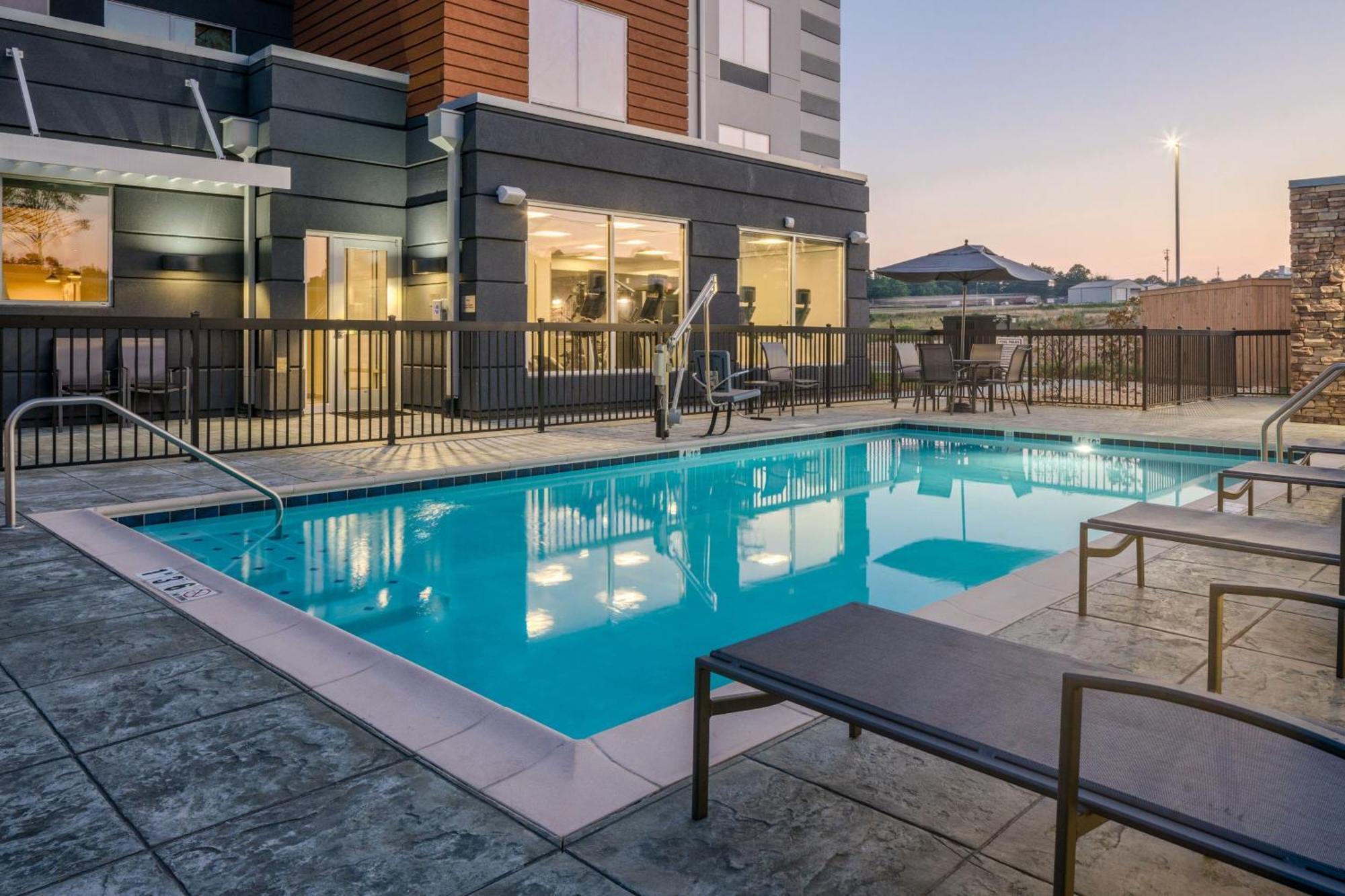 Fairfield By Marriott Inn & Suites Albertville Bagian luar foto